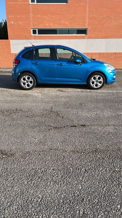 Vendo carro de marca Citroën C3 a Gasolina