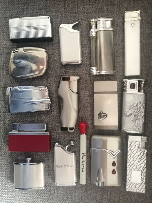 Lote de 122 isqueiros recarregáveis