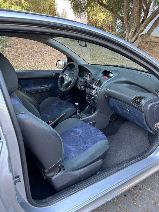 Peugeot 206 2.0 HDi, de Setembro 2000 com < 203.000 km