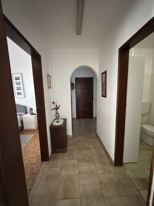 Apartamento T2, 1° andar com varanda e terraço (RESERVADO)