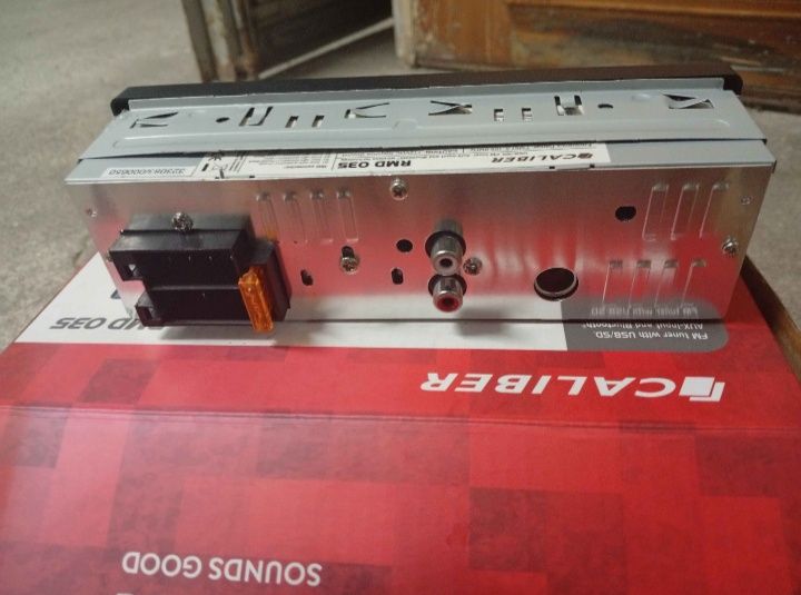 Radio auto Caliber