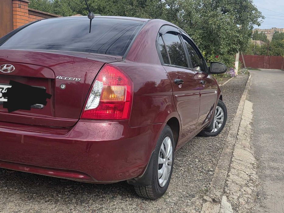 Продам HYUNDAI ACCENT газ-бензин. 2007год. Возможен обмен.