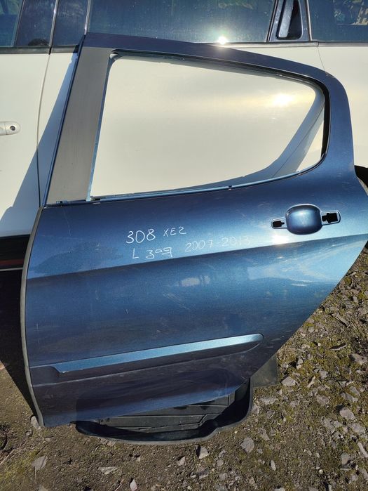 Peugeot 308 2007-2013 хечбек двері ліві задні