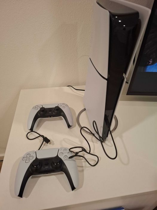 Playstation 5 Digital com 2 Comandos e Suporte