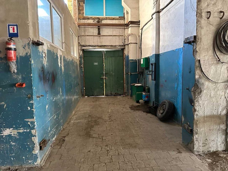 Здається в оренду виробниче приміщення 200 м2
