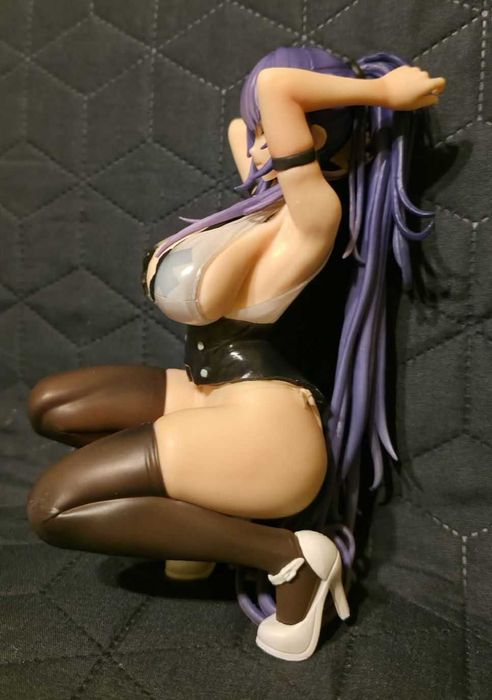 Figurka anime w skali 1/6