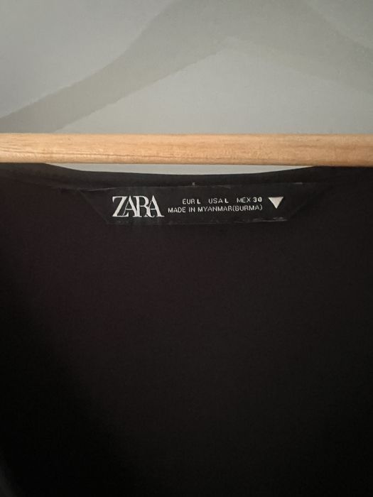 Czarna gorsetowa sukienka