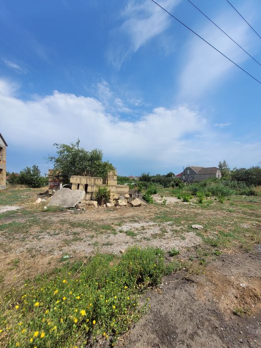 Продам участок с блоками в центре Усатово с широким фасадом!