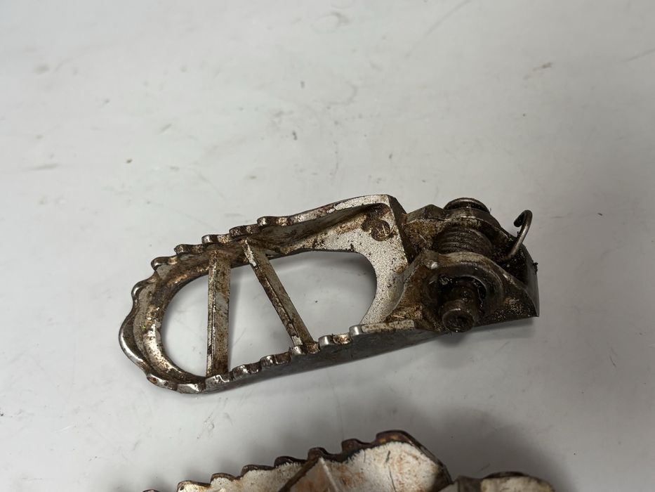 Podnóżki KAWASAKI KX80 / 85 / 100