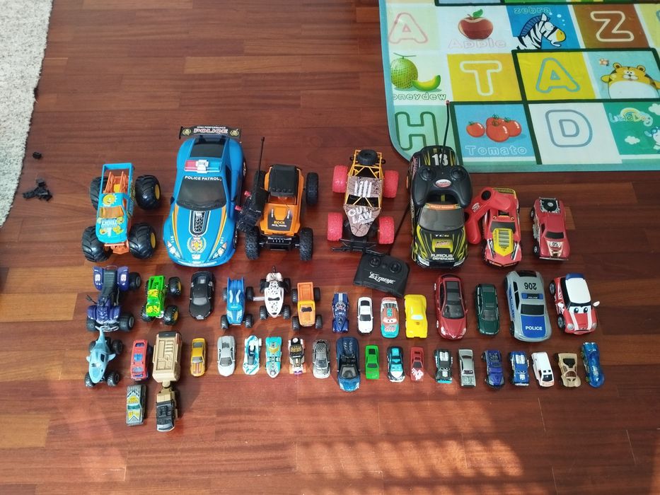 Vendo conjunto de vários carros e pistas de diversas marcas