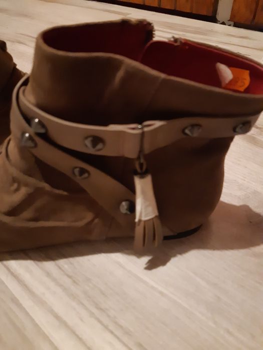 Zamszowe brązowe botki