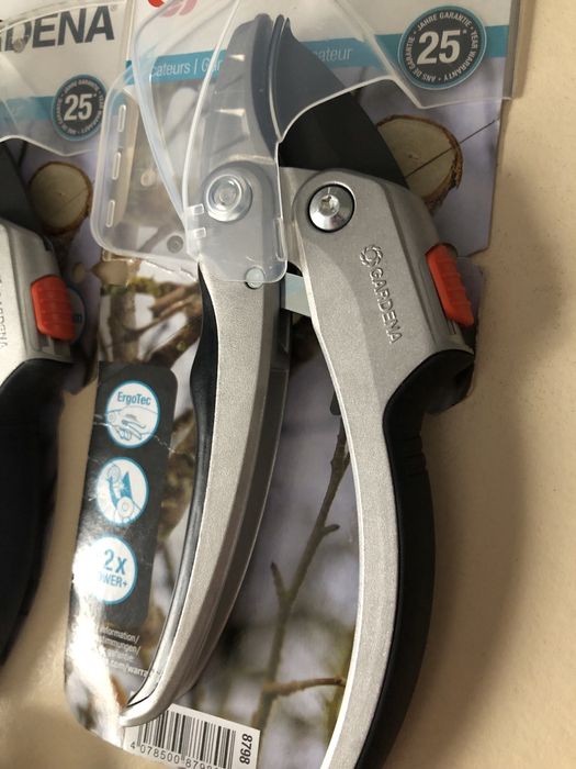 Секатор GARDENA (08798) SmartCut з храповим механізмом
