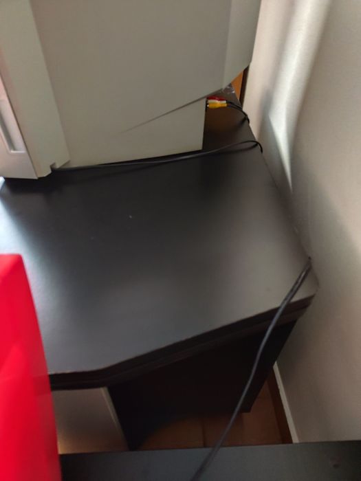 Móvel de TV com prateleira giratória