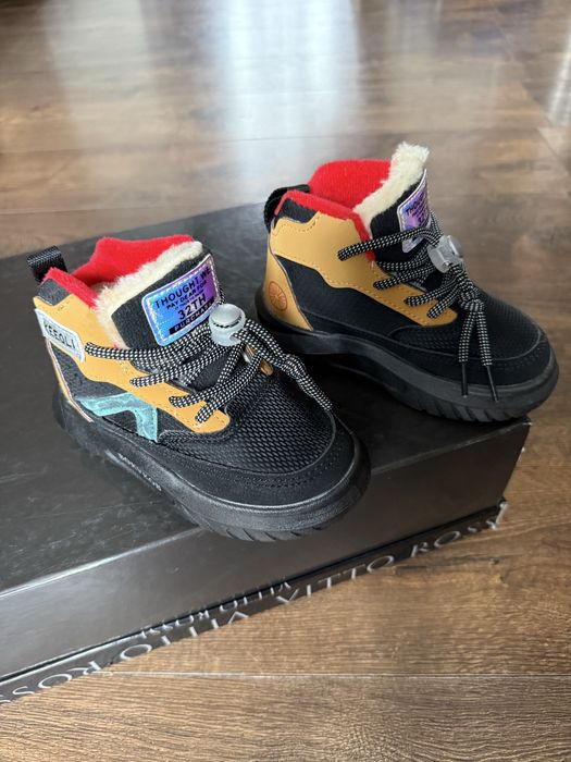 Нові дитячі зимові чобітки