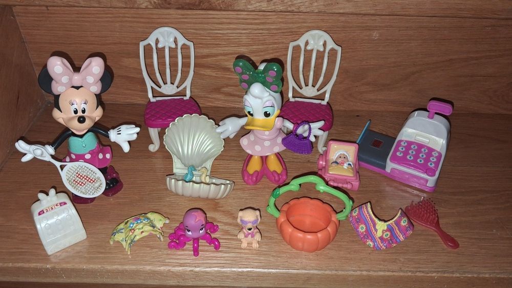 Brinquedos minnie e Margarida  com acessorios da disney