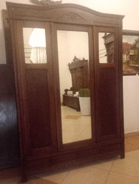 Oryginalna przedwojenna szafa na korytarz z lustrami