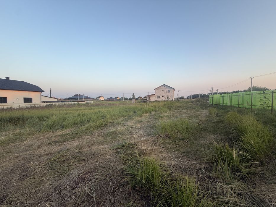 Продам ділянку біля озера в місті Гостомель! БЕЗ КОМІСІЇ! Мальовниче місце! Ділянка правильної форми 8сот