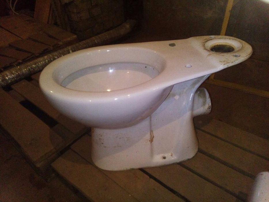 Унитаз с сиденьем строительный унитаз бу плюс гофра бу в подарок