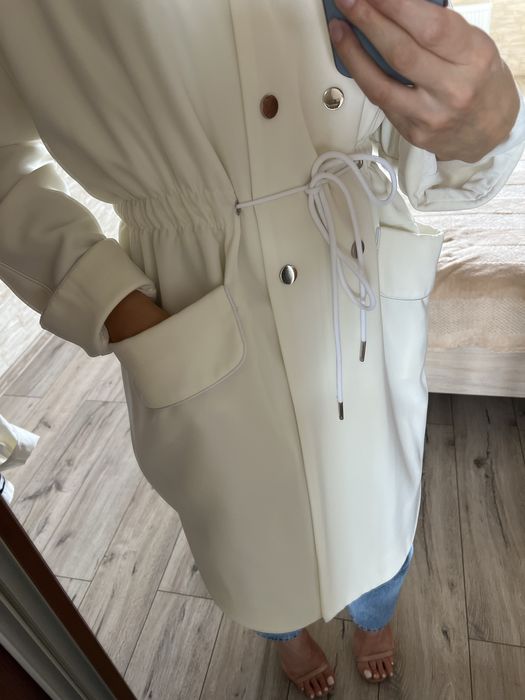 Білий жіночий кардиган накидка вітровка плащ chloe