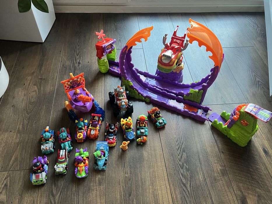 Tracers (t-racers) duży zestaw autka dragon loop