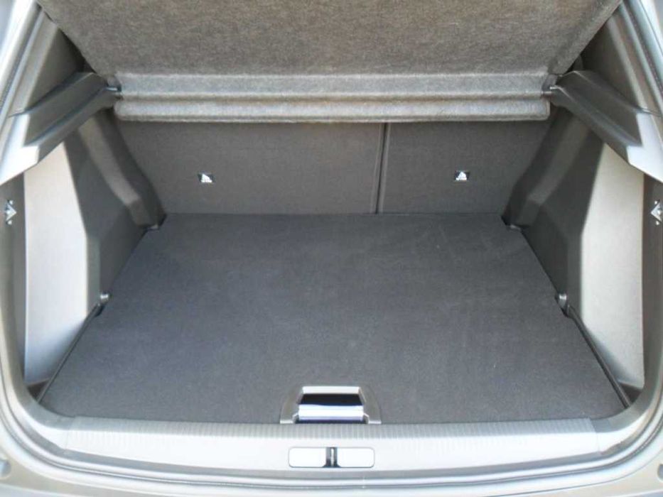 Tampo fundo da mala peugeot 2008 novo