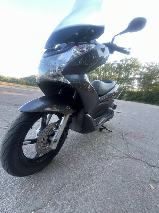 Honda pcx 150 максі скутер