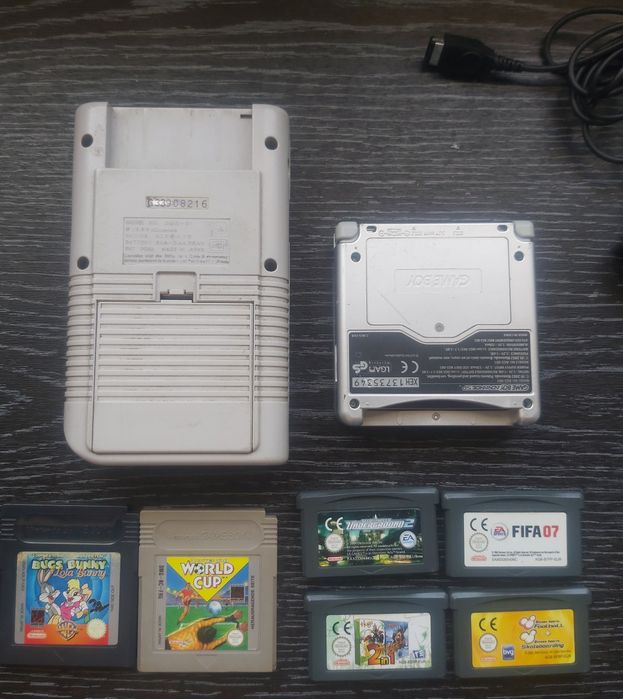 Gameboys clássico e gameboy advance sp e jogos.