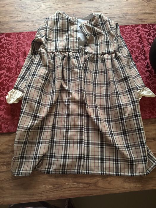 Dois Vestidos, 7/8 anos. Portes grátis