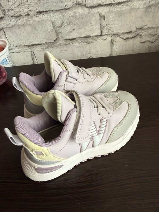 Кросівки на дівчинку 28 розмір