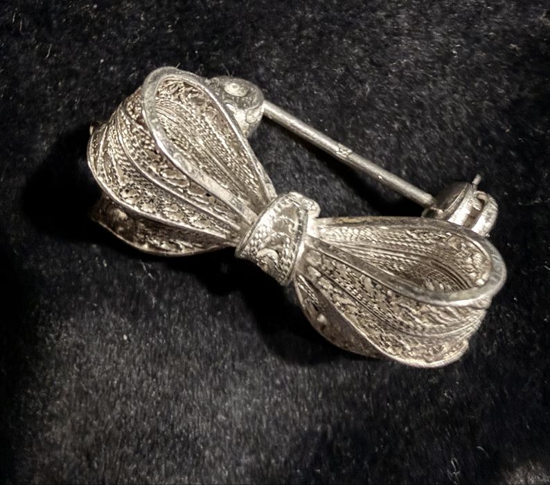 Pregadeira de filigrana em prata