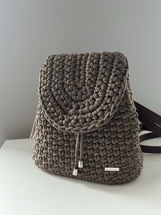 Mały plecak miejski, damski, handmade, na szydełku, ze sznurka