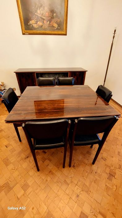 Conjunto de sala de jantar, aparadores  e mesa