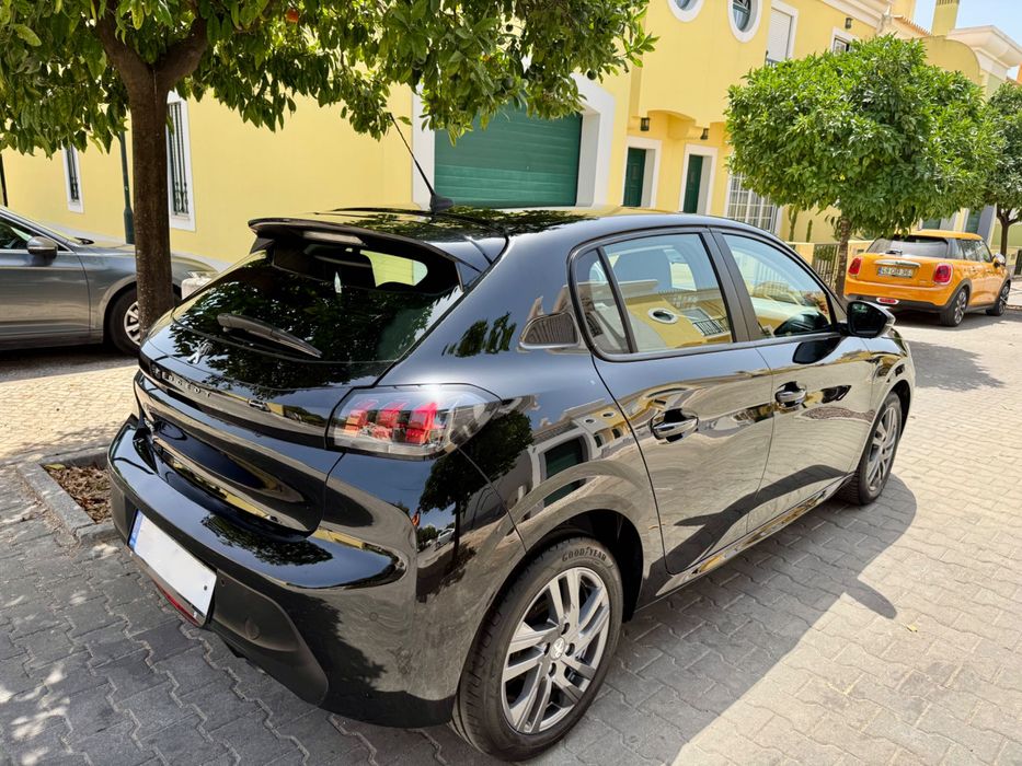 Peugeot 208 — fotografia 11
