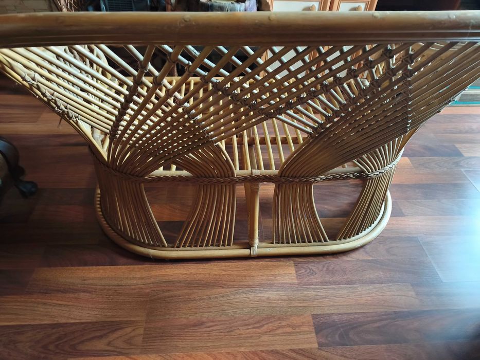 Salonowa sofa ratanowa