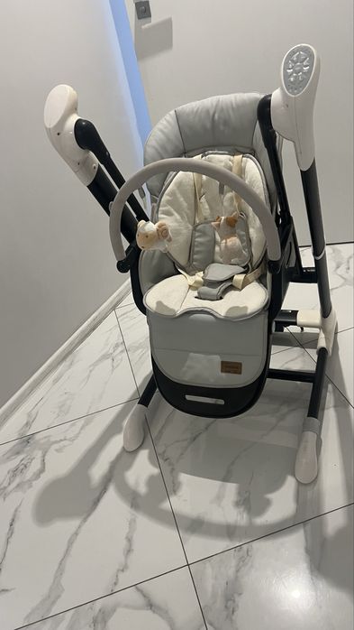 Стілець для годування