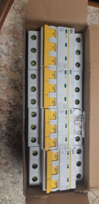 Автоматичний вимикач ВА47-29 3Р 32А 4,5кА х-ка C IEK