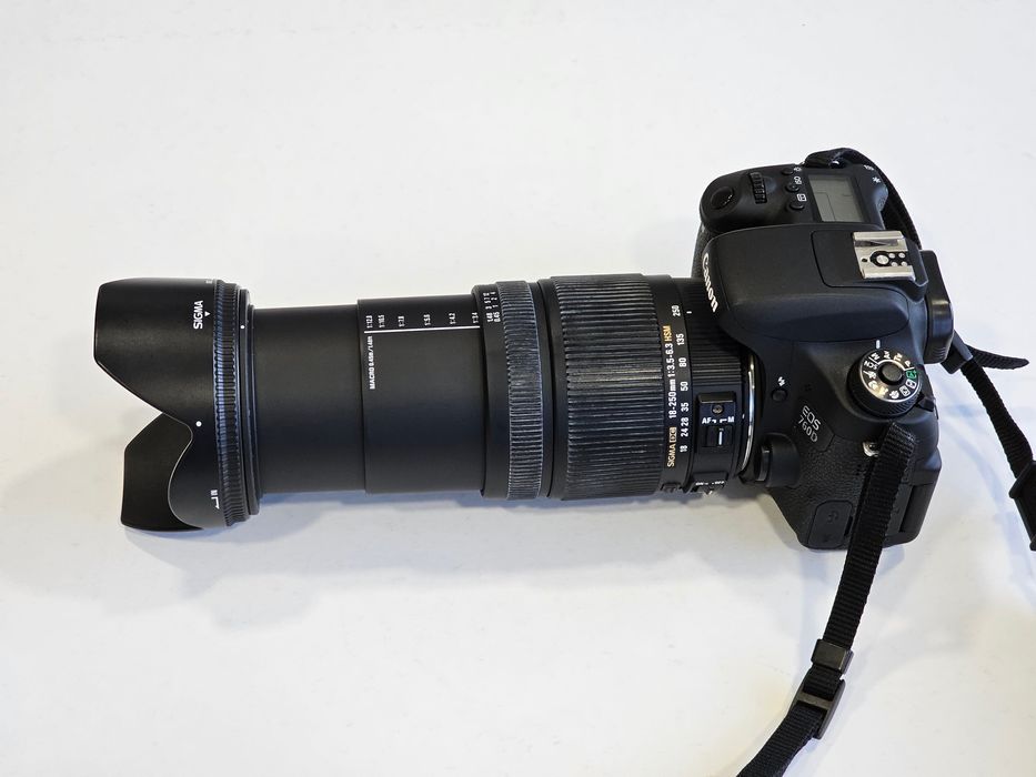 Canon eos 760D  +  sigma 18-250mm f3.5  +  canon 24mm f2.8