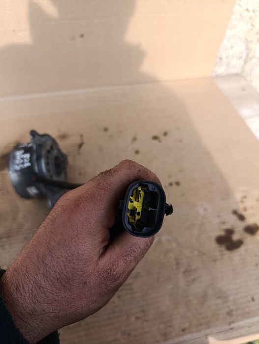 Моторчик вентилятора охолодження двигун Peugeot 5008 3008 308 c4 c5