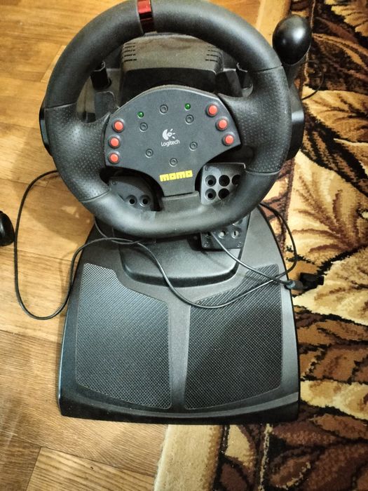 Руль игровой б/у Logitech MOMO Racing