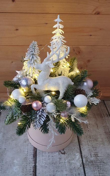 Stroik świąteczny na stół, renifer, róż, oświetlenie, Boże Narodzenie