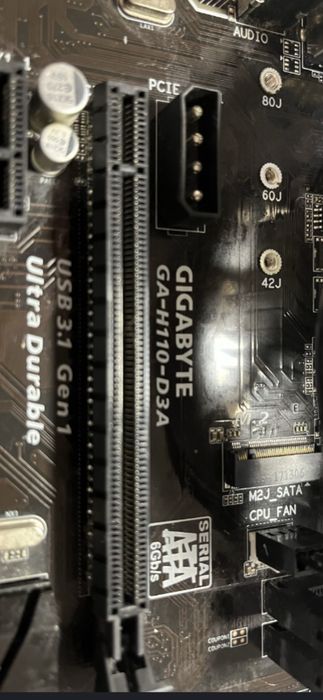 Материнська плата Gigabyte GA-H110-D3A (пошкоджений сокет)

Стан: не р