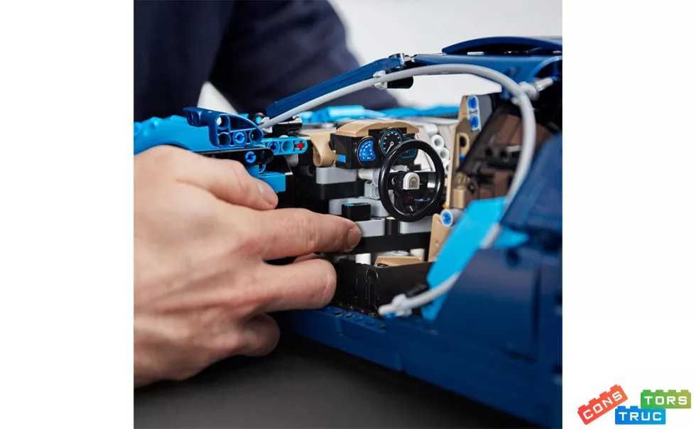 Конструктор як LEGO Technic Bugatti Chiron (42083) з коробкою