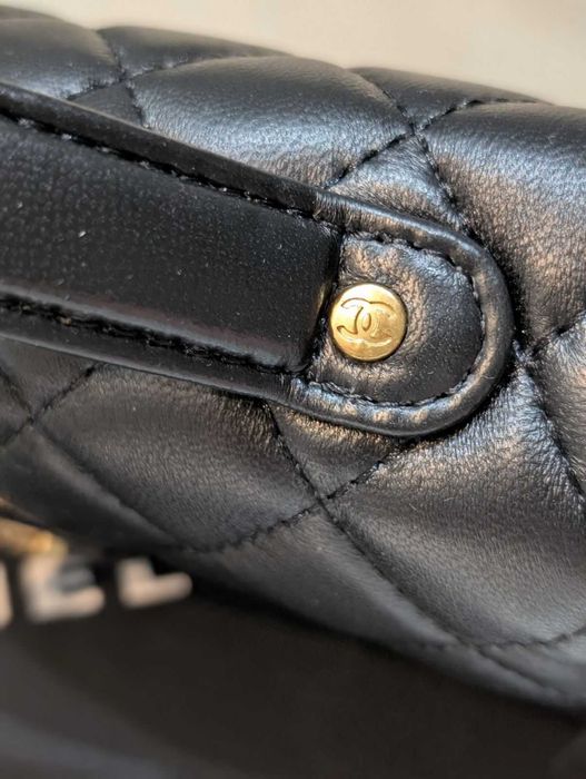 Сумка шанель Chanel трапеція, внизу довжина 24 см вверх 21 см кожаная сумочка