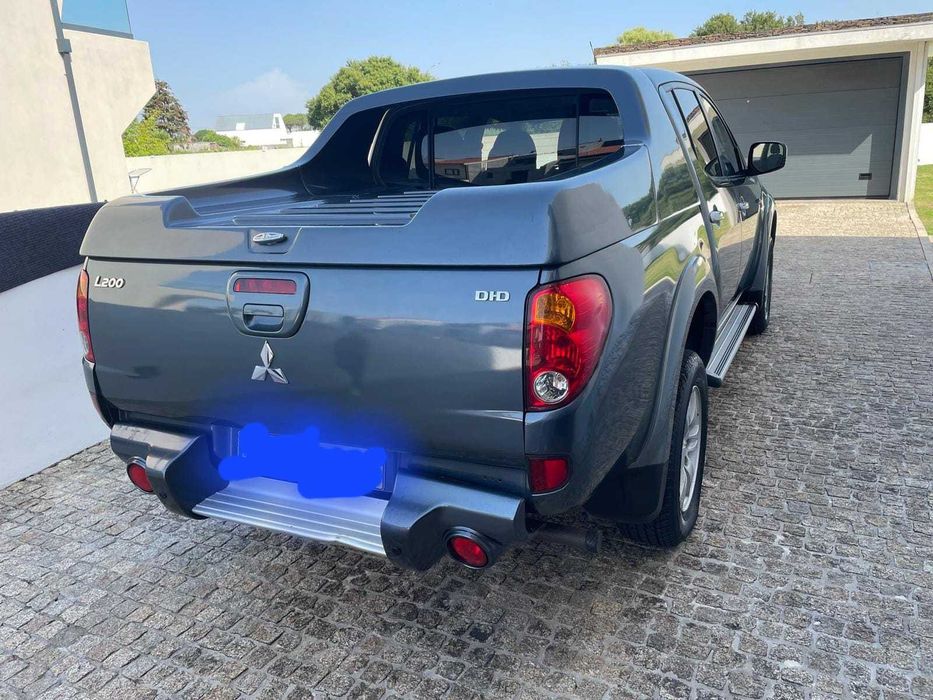 Mitsubishi stracar
