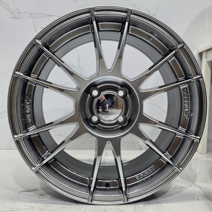 * Jantes 17" compatíveis OZ Ultraleggera 4x100
