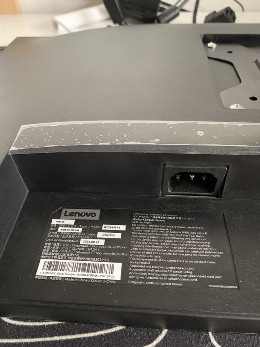 Monitor Lenovo Legion 240hz