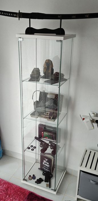 2 Vitrinas de vidro em cor branca