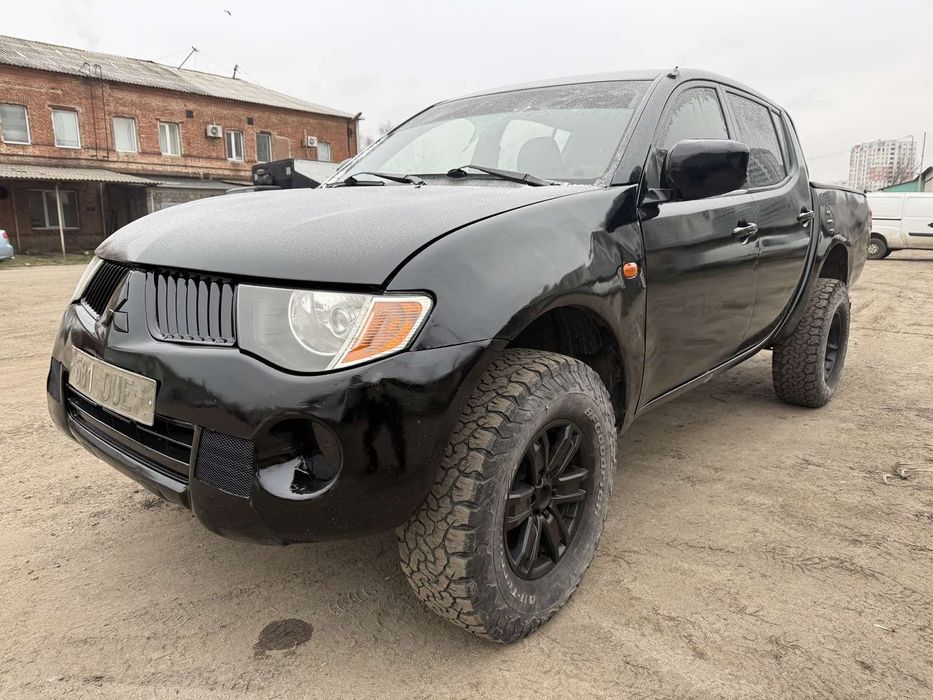 Авто на реалізації.Авто в Україні у Харькові! Хороший на повному приводі пікап, реально класне авто! Кузов цілий! Рама ціла! Турбіна без проблем! Топлівна без нарікань! Двигун працює гарно без нарікань! Ходова перебрана вся! Повний привід працює без проблем! .Коробка супер! Електроніка без проблем! • Салон ,цілий і красивий!Гарна резина.Доки ок! 

Машина кожен день на ходу, торг на каву! • 

По домовленостям можлива доставка на позицію та перекраска авто! Пишить на Вайбер скину відео про авто! Авто для ЗСУ!