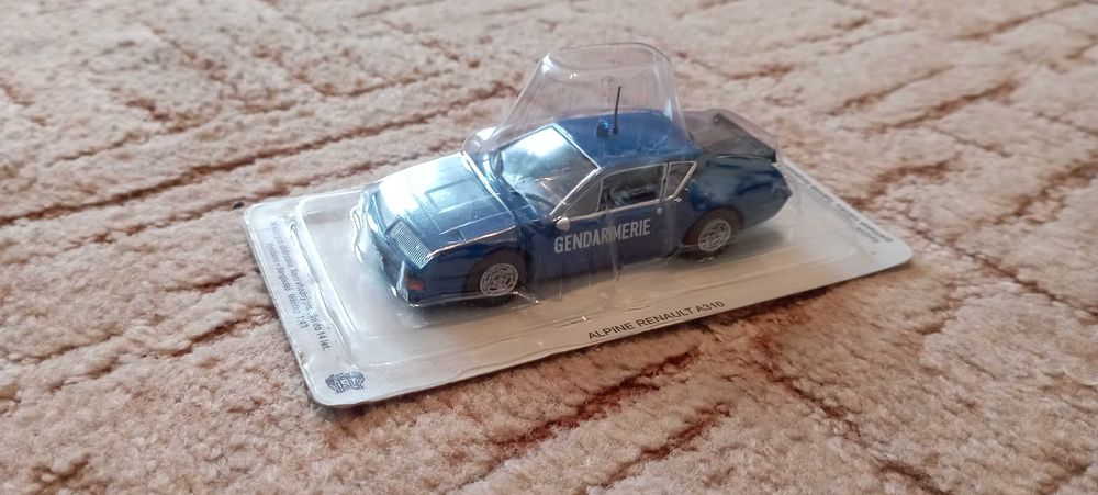 Model samochodu marki Alpine Renault A310 - gendarmerie w skali 1:43.