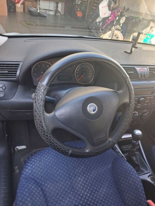 Carro fiat stilo 2002